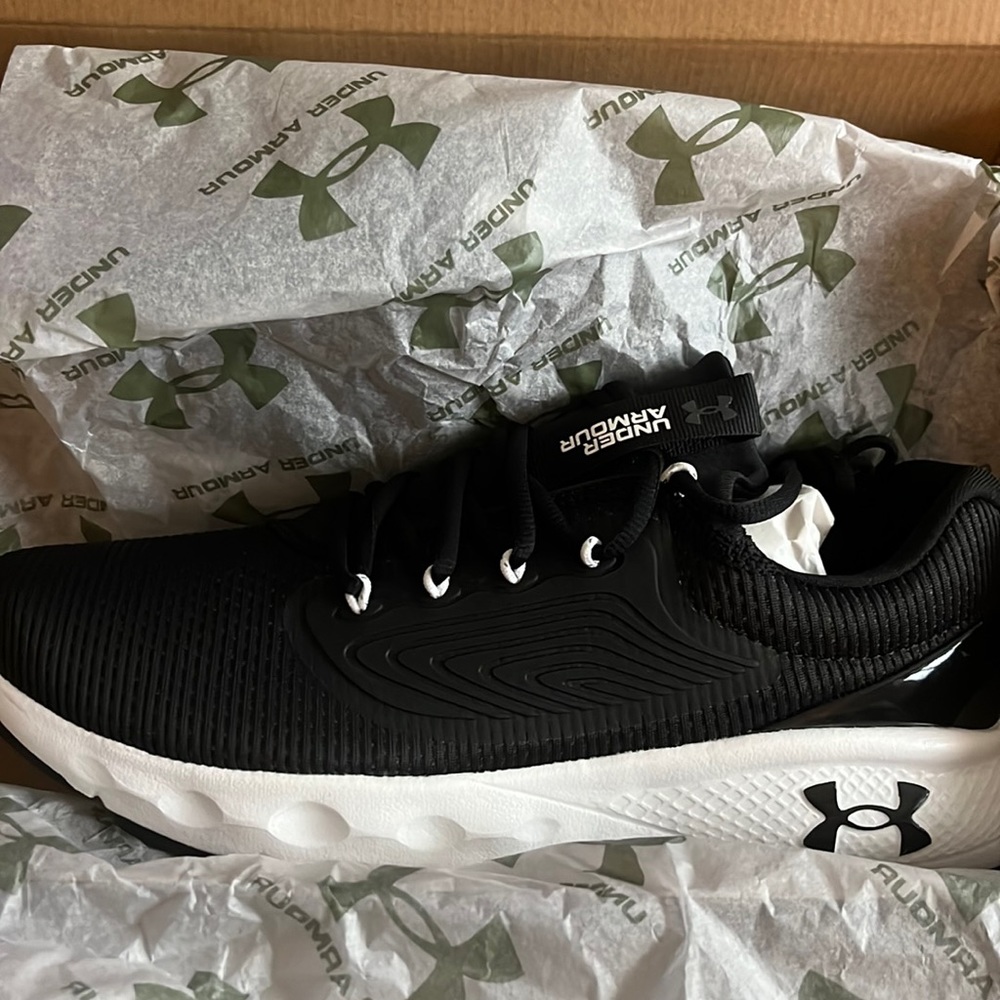 Under Armour men’s athletic shoe